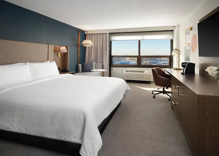 Chicago O'hare - By Ihg Hotel 3*